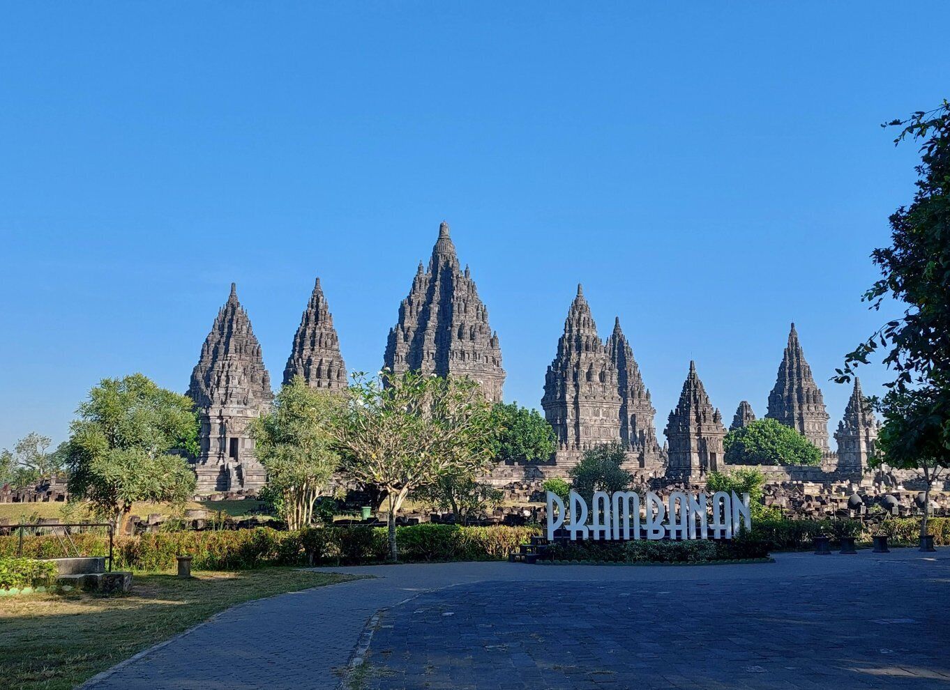 Yogyakarta Prambanan Temple Morning Tour And Palace Tour