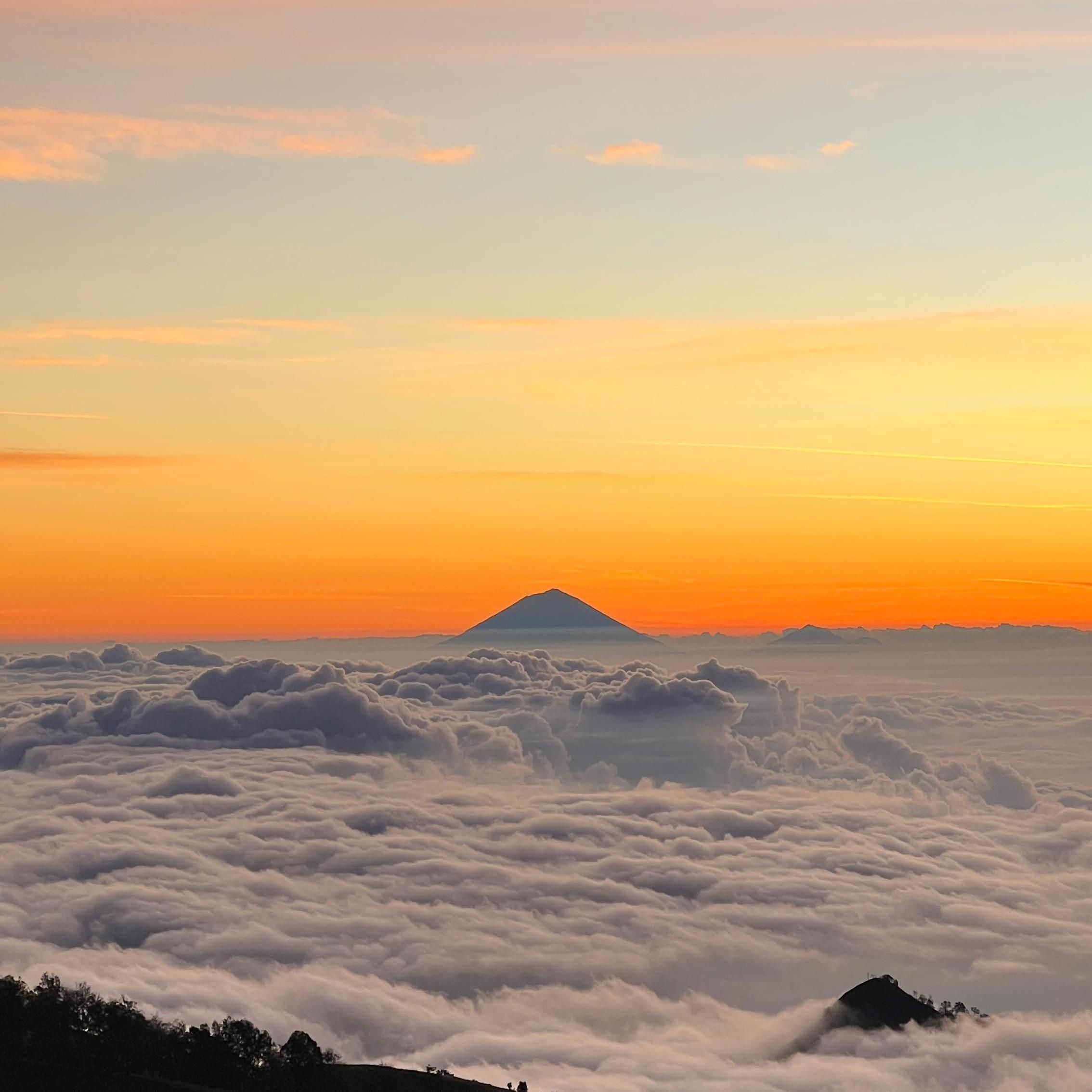 Days Night Crater Rim And Rinjani Summit Via Sembalun