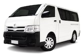 Toyota Hiace (12 Seater) tai vastaava
