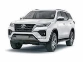 TOYOTA FORTUNER 2.4 tai vastaava