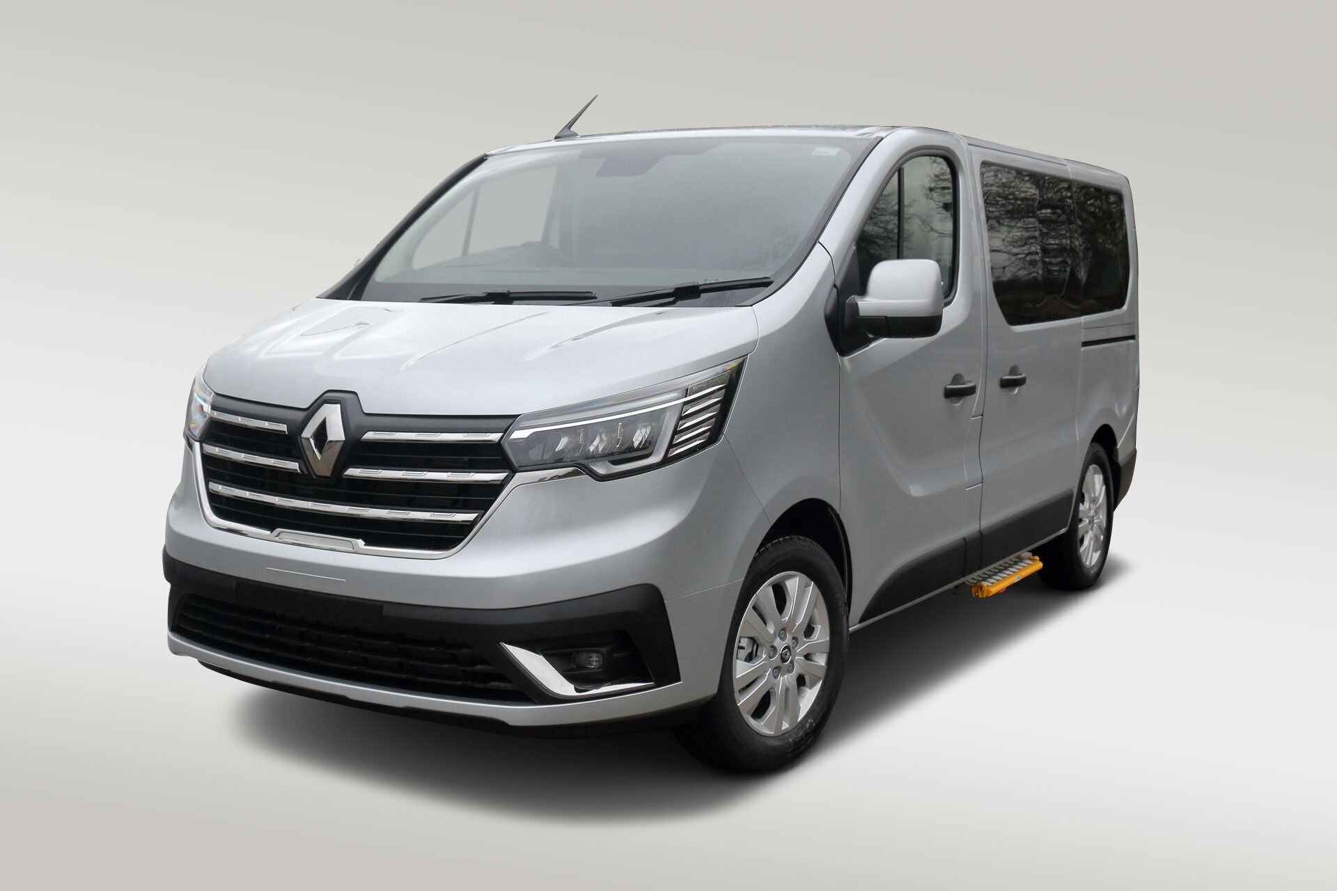 Renault Trafic or similar