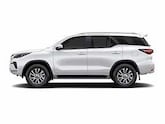 Toyota Fortuner oder vergleichbares Modell
