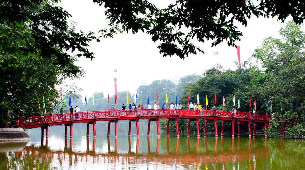 Hoan Kiem Gölü, Hanoi, Vietnam