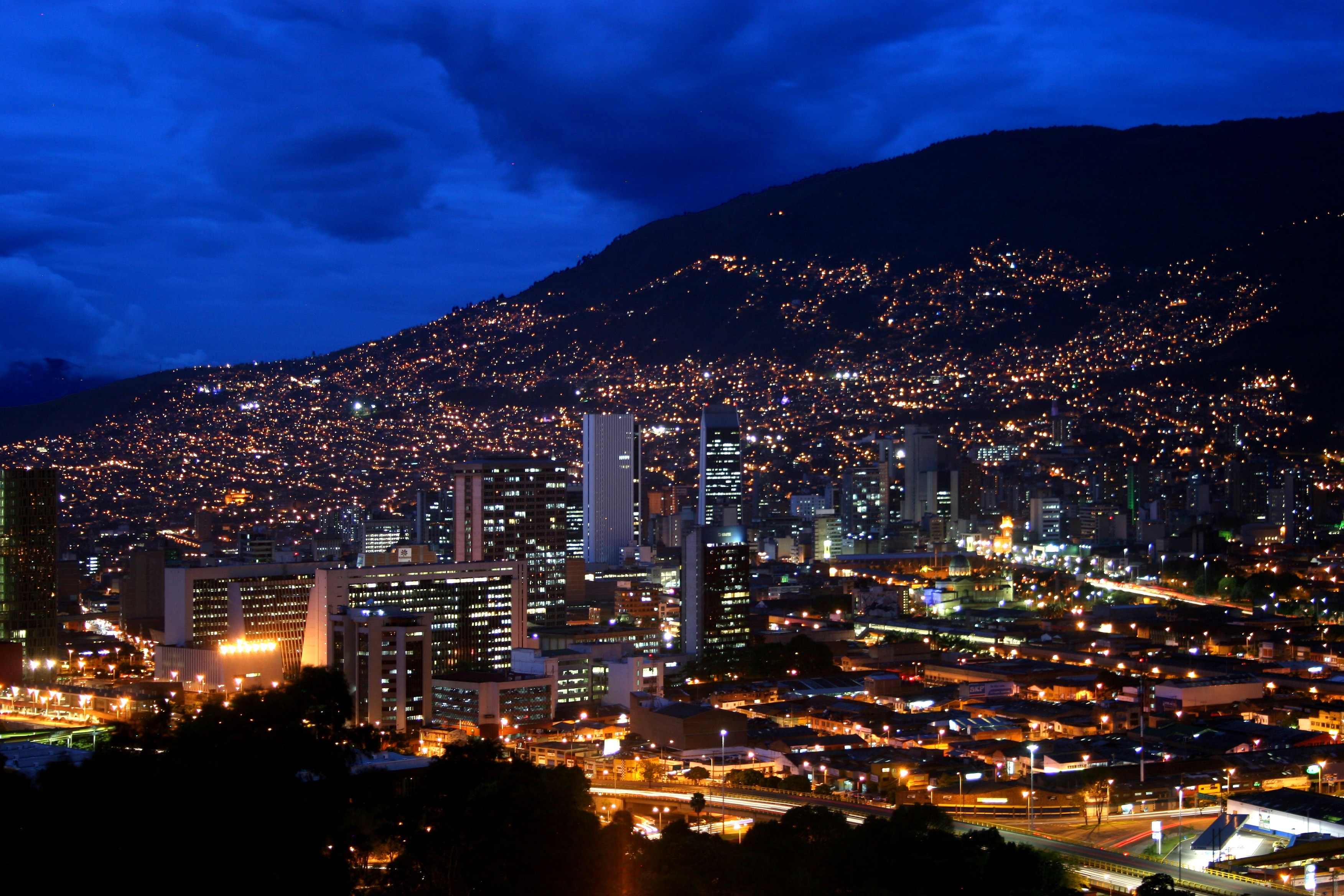 Photos at Avenida Nutibara - Laureles - Medellín, Antioquia