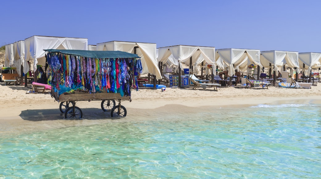 Spiaggia di Pescoluse (Maldive del Salento) nyilvános strand, Salve, Puglia, Olaszország