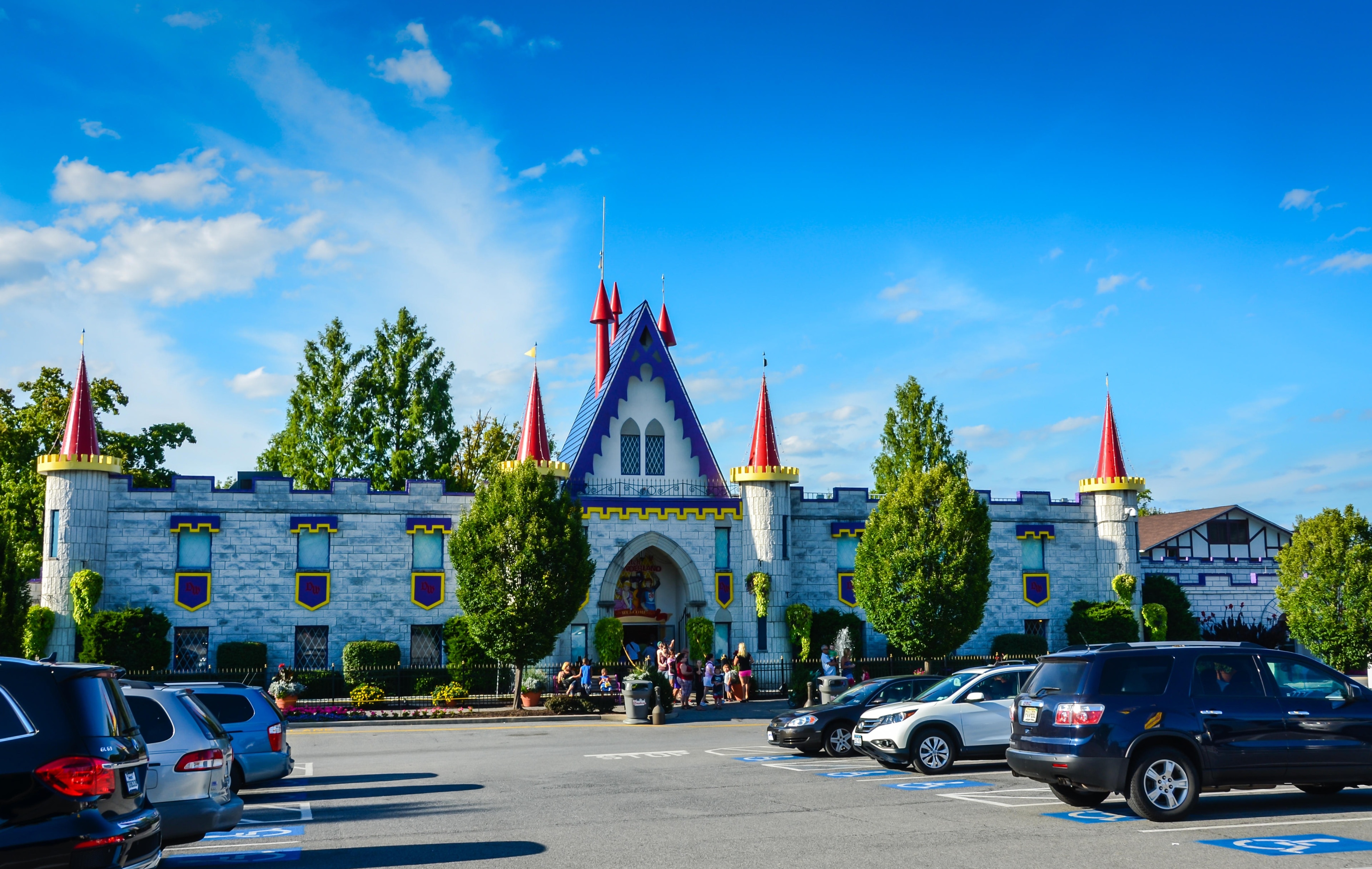 Review: Staying at Cartoon Hotel Near Amusement Park in Pennsylvania