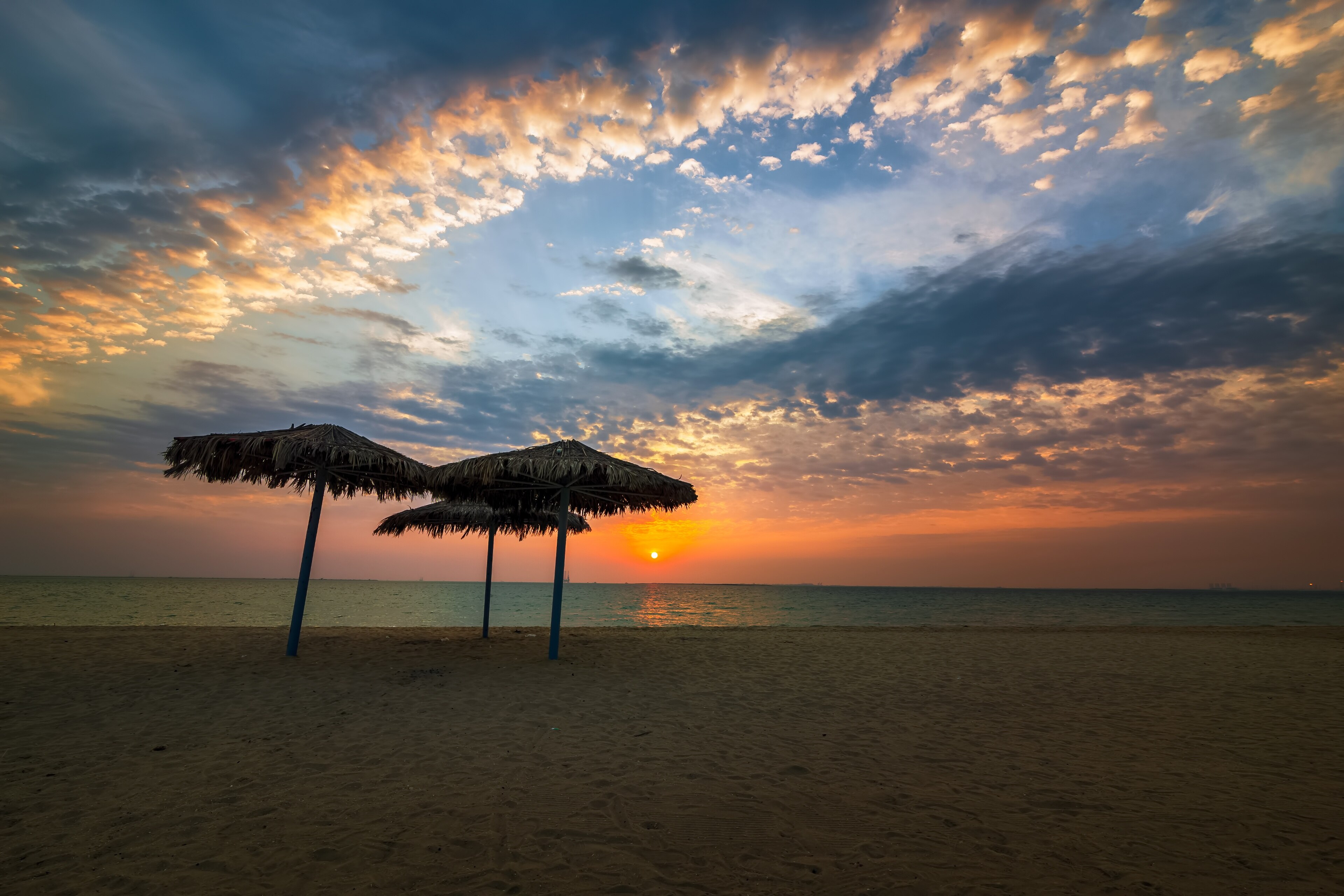 <h2>Top places to stay near the beach</h2>