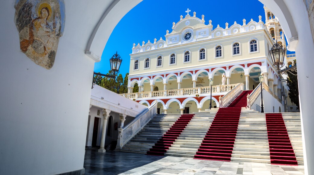 Tinos-Stadt