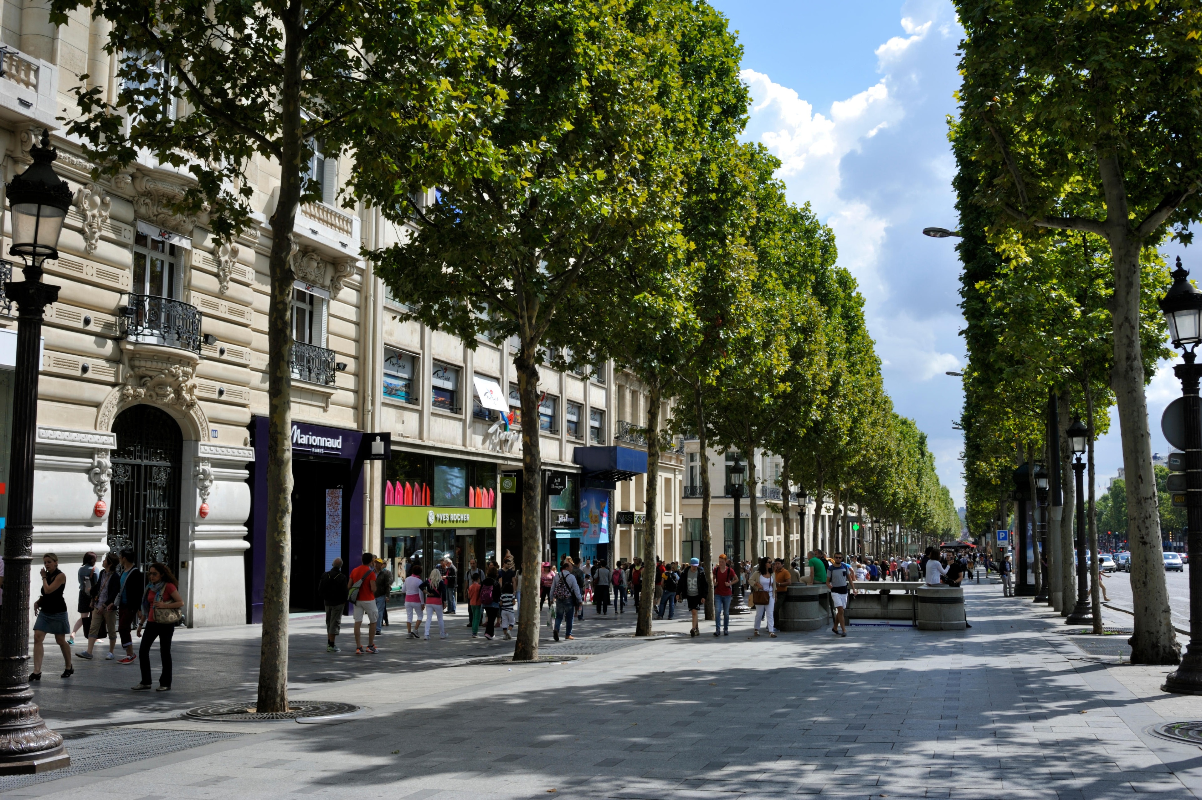 Shopping along Champs Elysees and l'avenue Montaigne