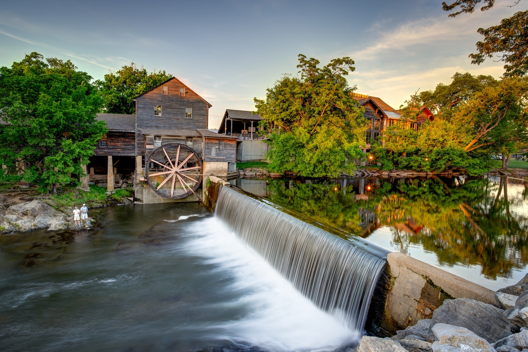 cheap-4-star-hotels-in-pigeon-forge-tn-at-2-star-prices-hotwire