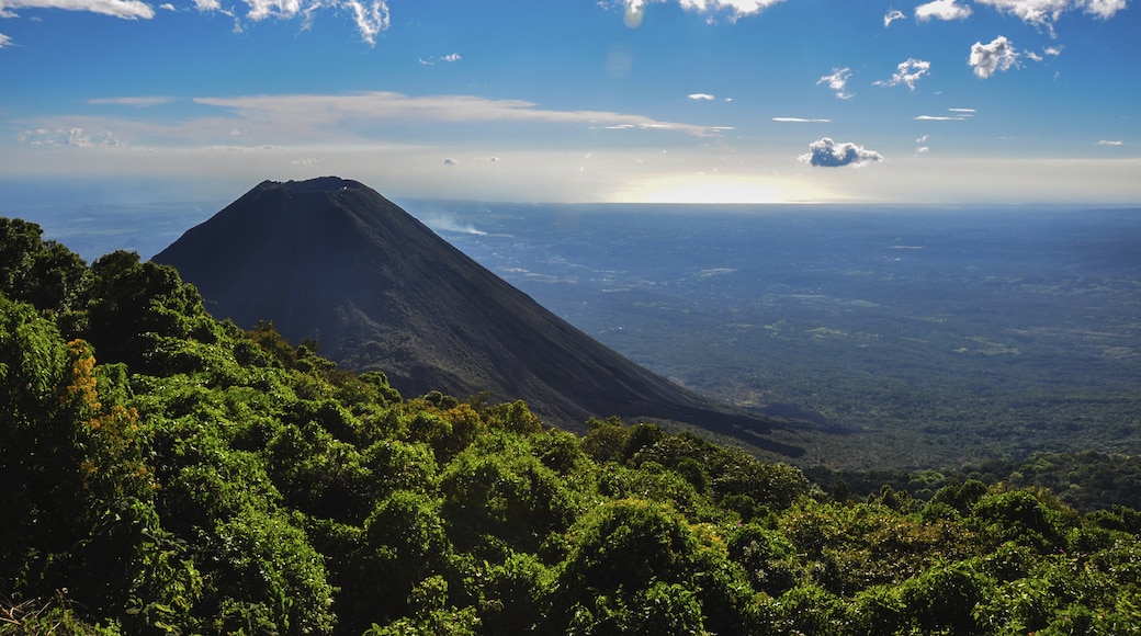 Gunung Berapi Izalco Volcano