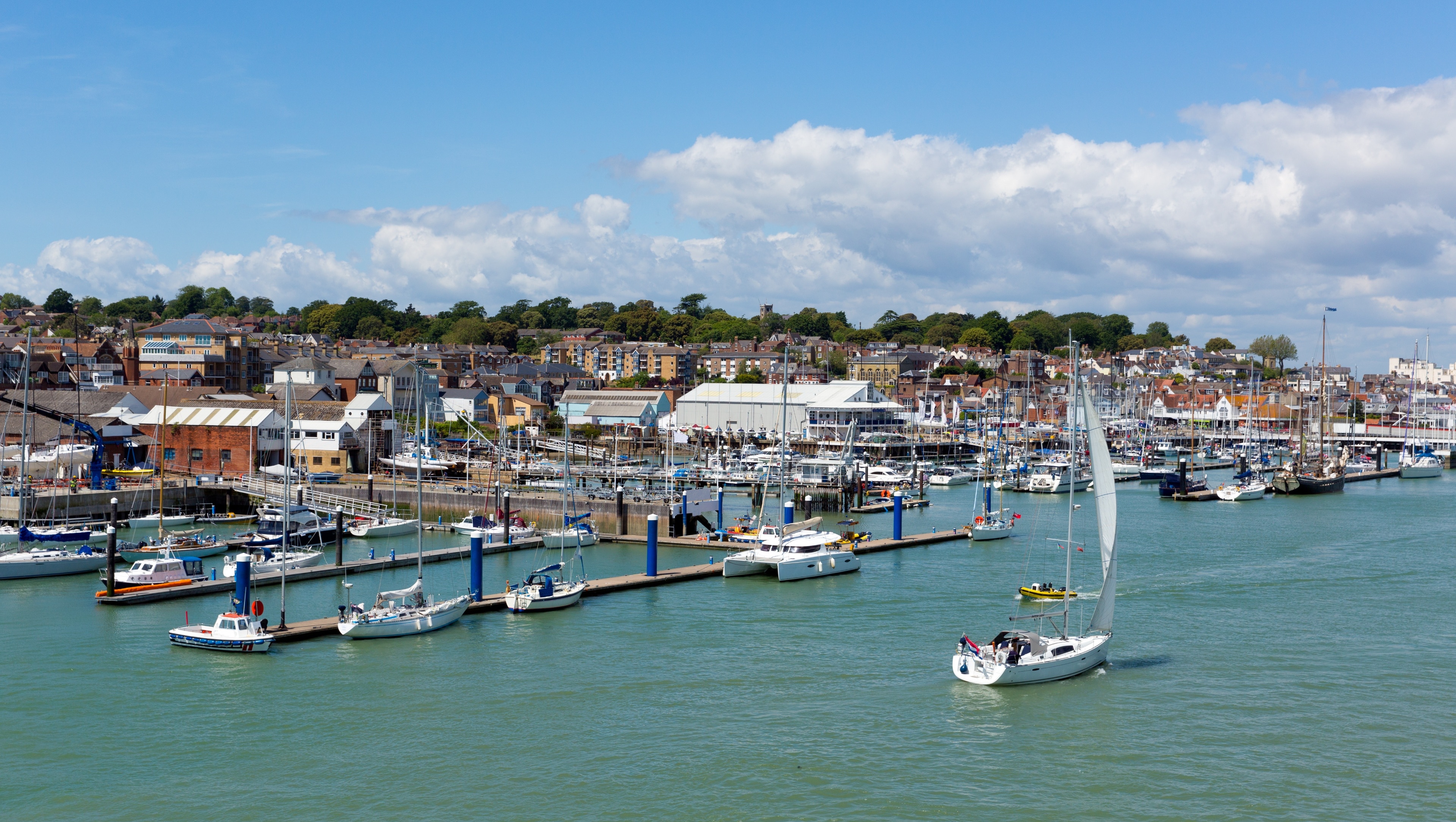 visit cowes isle of wight