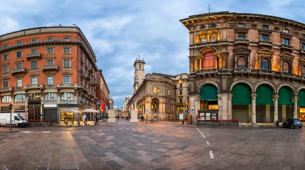 Piazza del Duomo, Milão, Lombardia, Itália