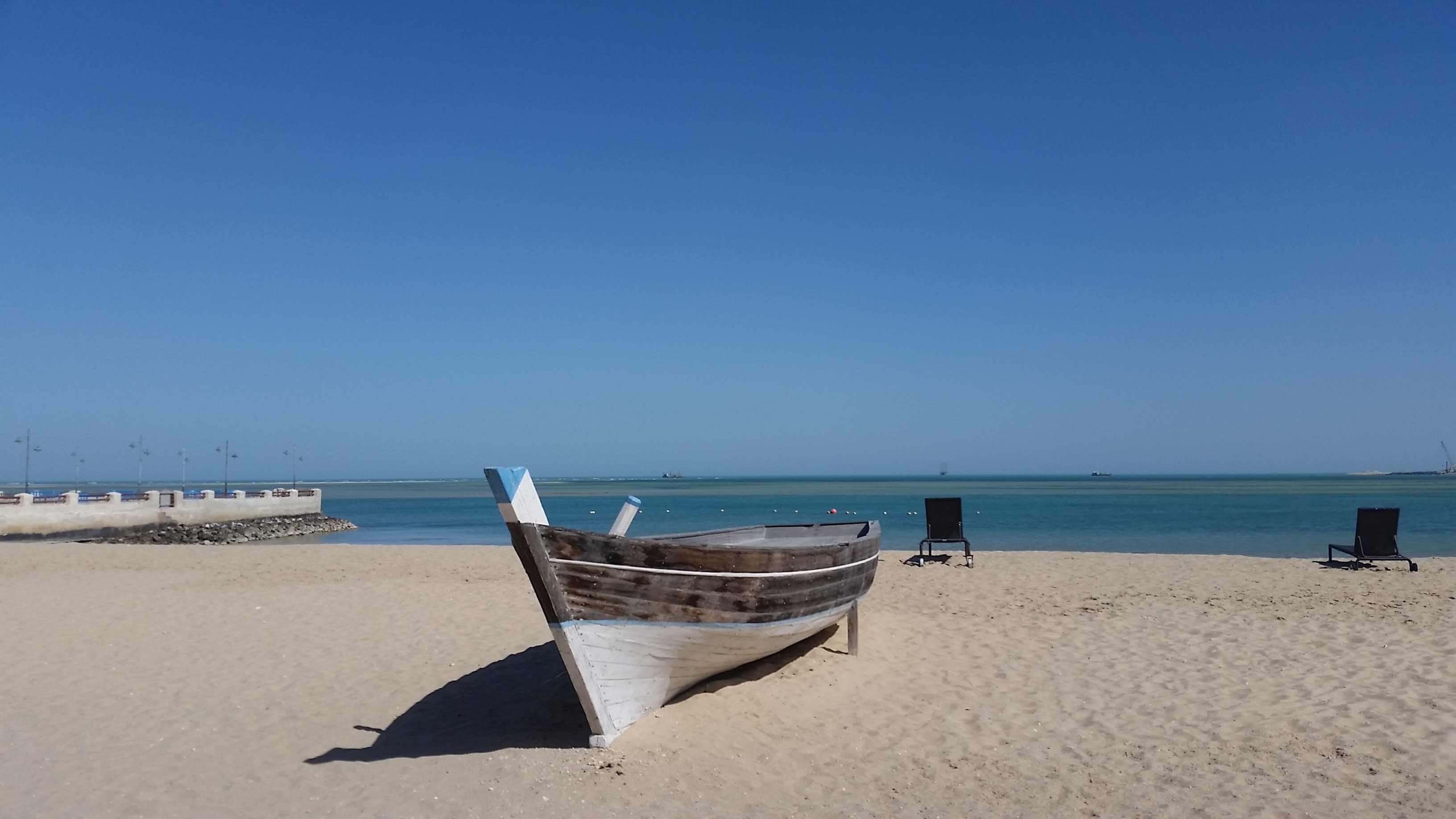 Qatar's Coastal Charms: Beach Getaways and Water Sports - Al Wakrah Beach: Family Escapes and Heritage