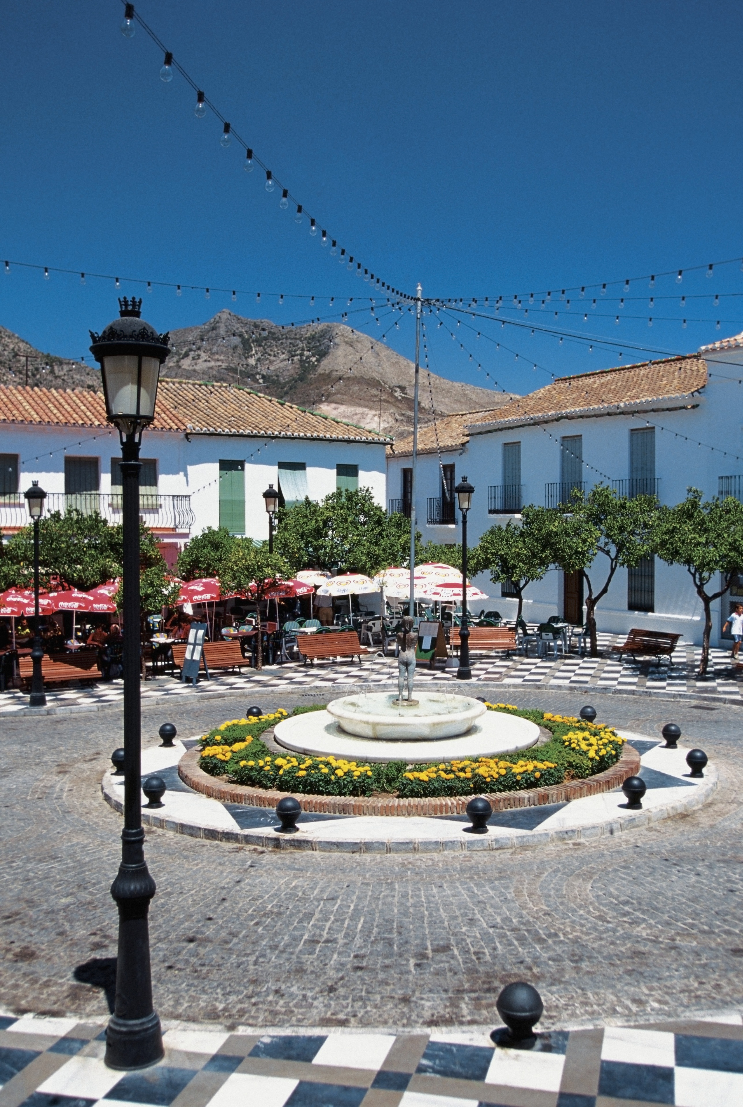 <h2>Best places to stay near the airport</h2>