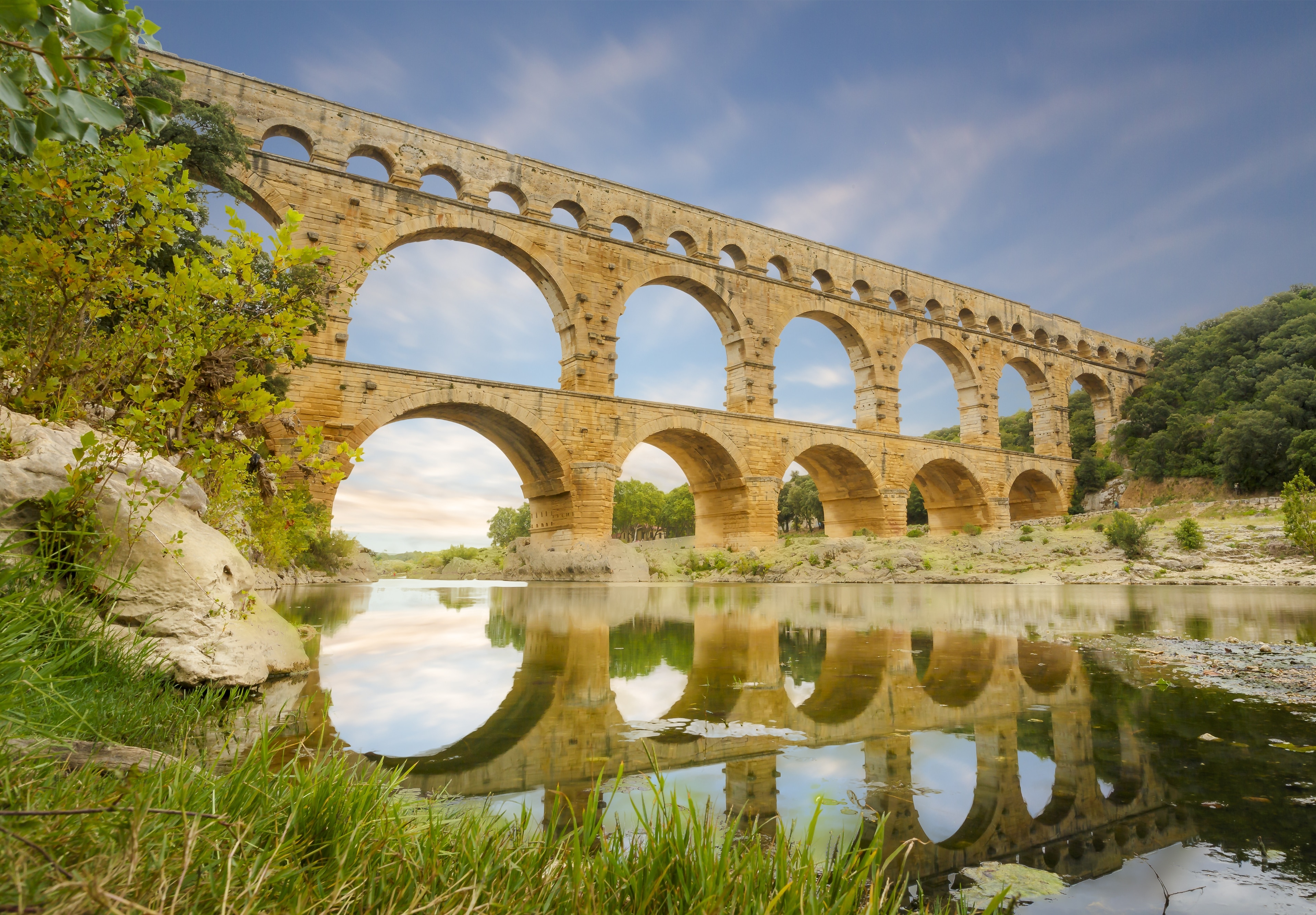 En vous arrêtant à Pont du Gard, l'un des sites les plus connus à Vers-Pont-du-Gard, vous en apprendrez davantage sur l'histoire locale. Profitez de votre passage dans la région pour admirer toute la beauté de sa campagne. 