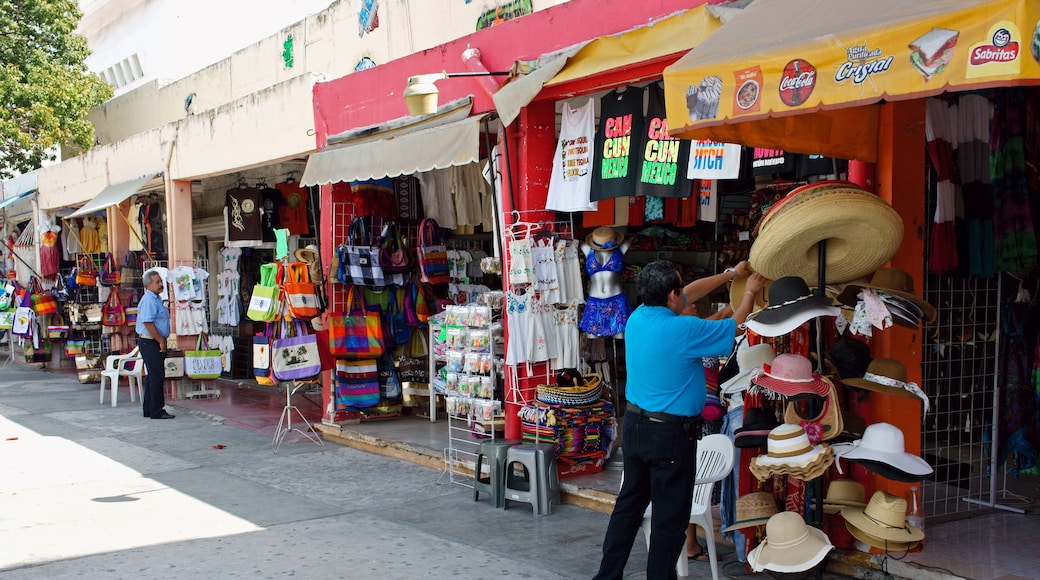 Avenida Tulum