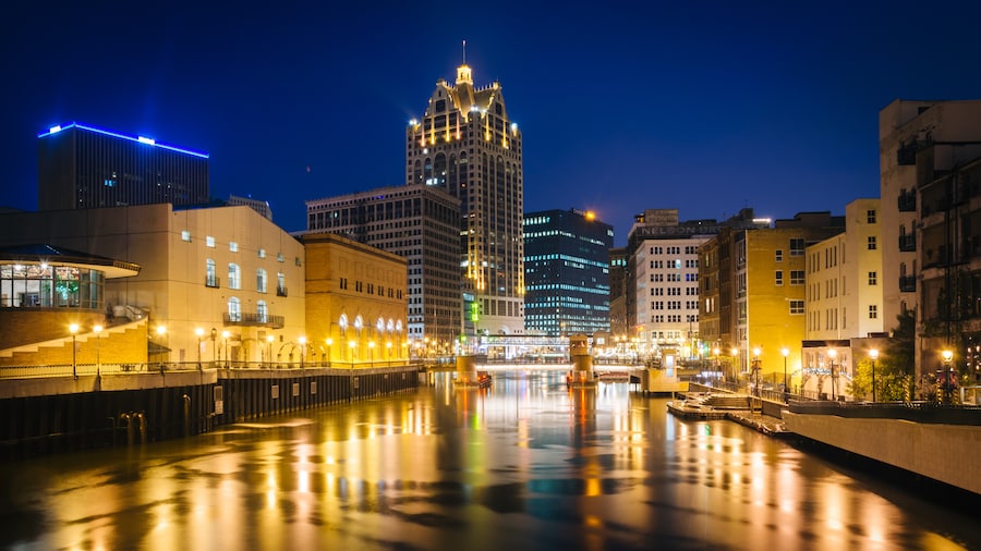 Milwaukee River Walk
