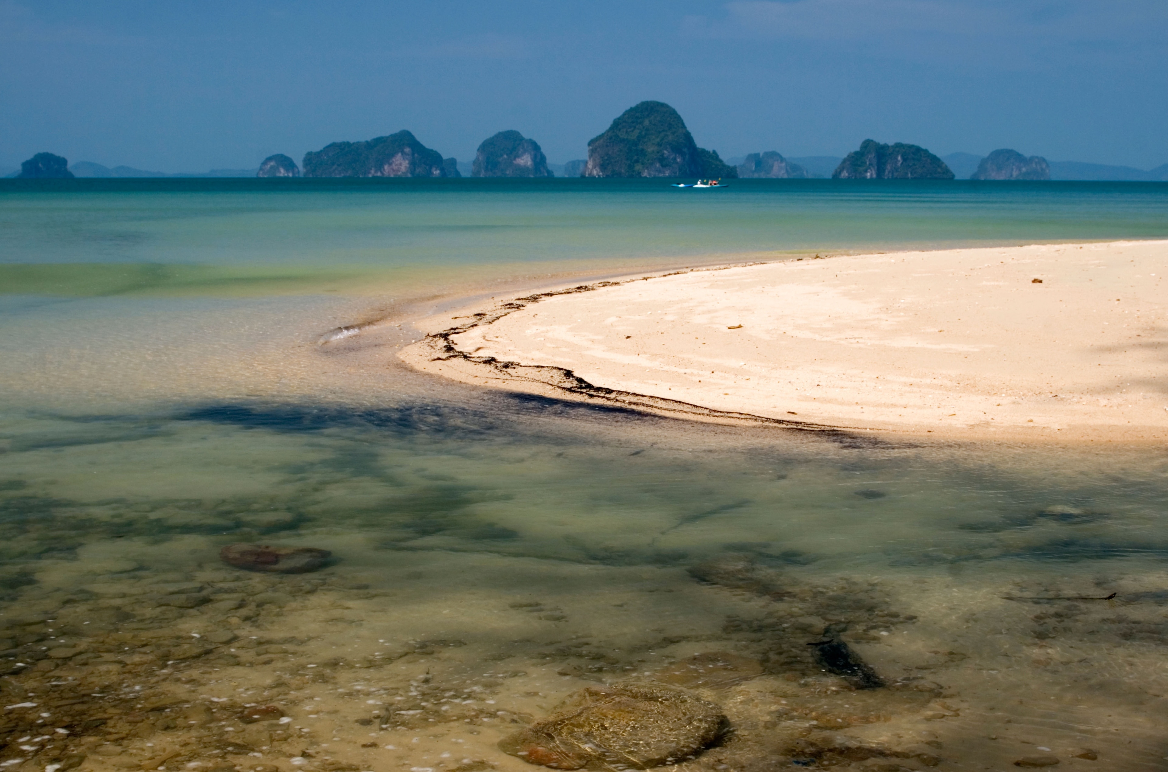 Profitez de votre séjour à Nong Thale pour vous détendre au bord de l'eau lors d'un détour par Tubkaek Beach.Profitez de votre escapade au cœur de ce lieu romantique pour découvrir les restaurants des environs. 