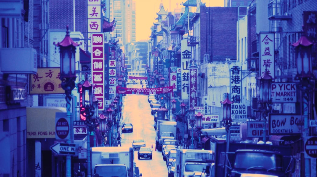 Chinatown Alleyways