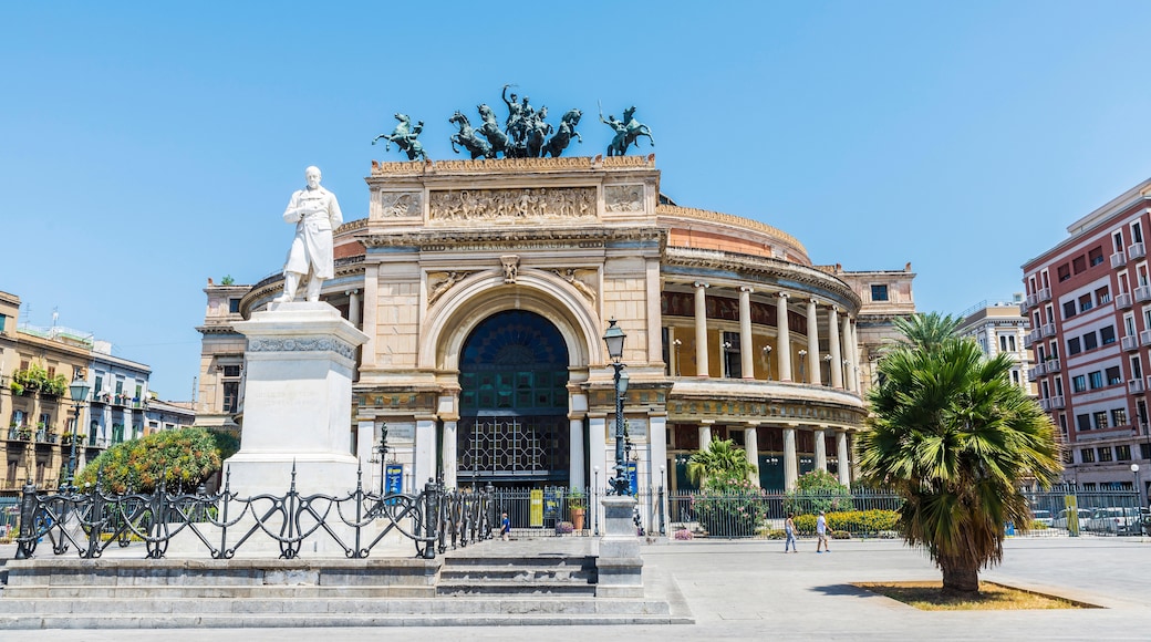 Teatro Politeama, Palermo, Sicilia, Italia