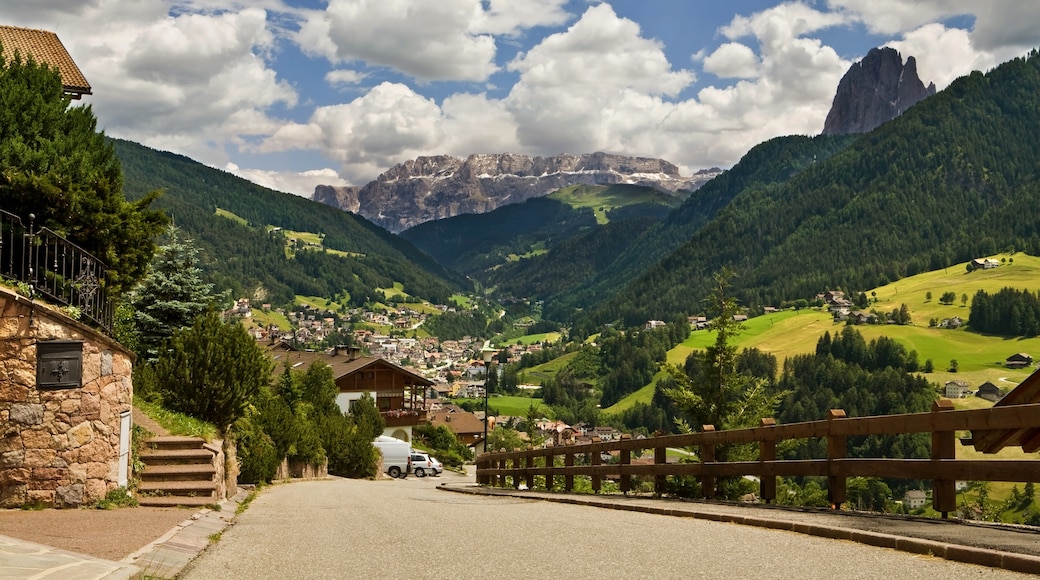 Cabinovia Ortisei-Furnes, Ortisei, Trentino Alto Adige, Italia