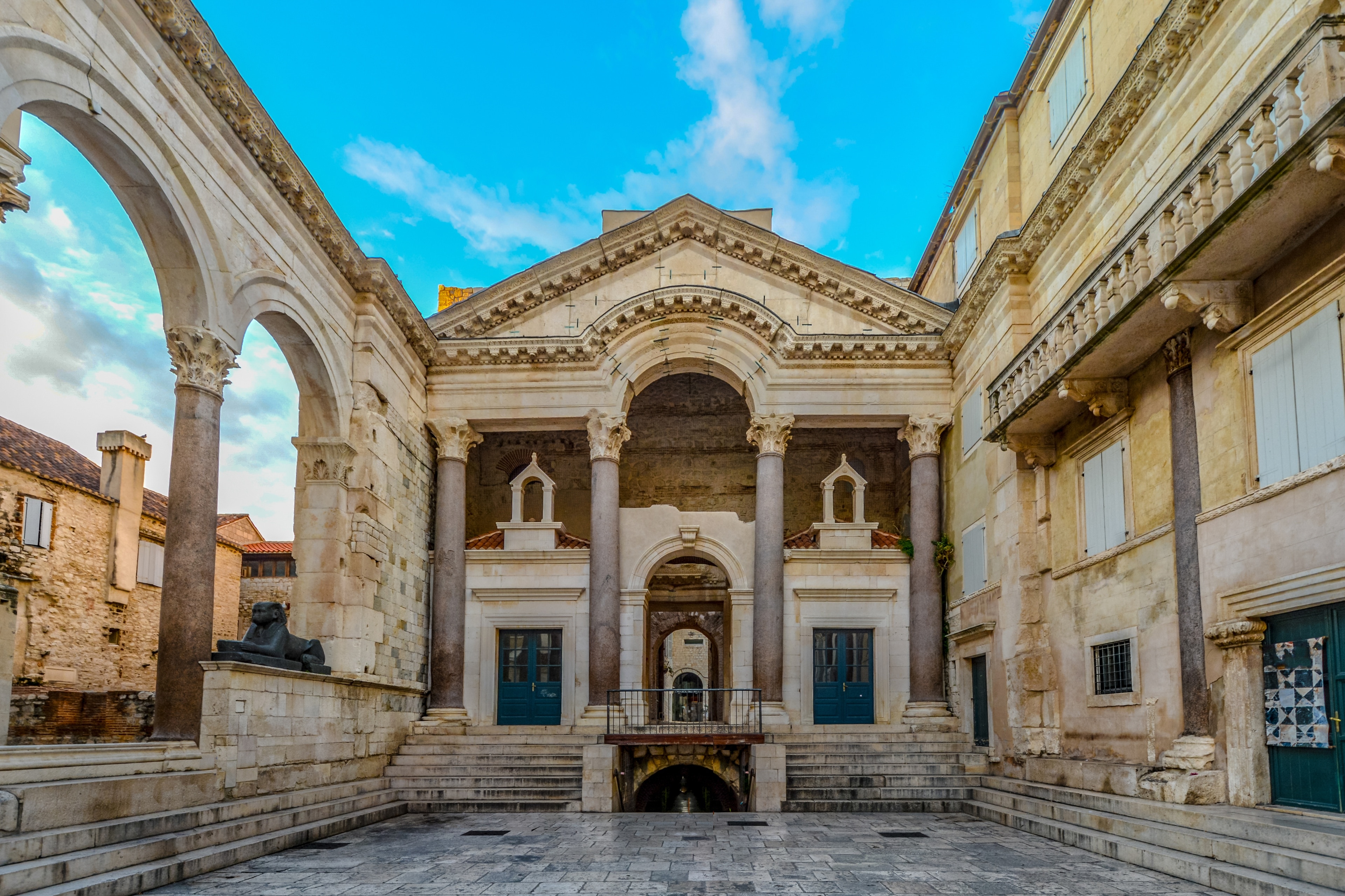 Cung điện Diocletian tại Phố cổ Split | Expedia