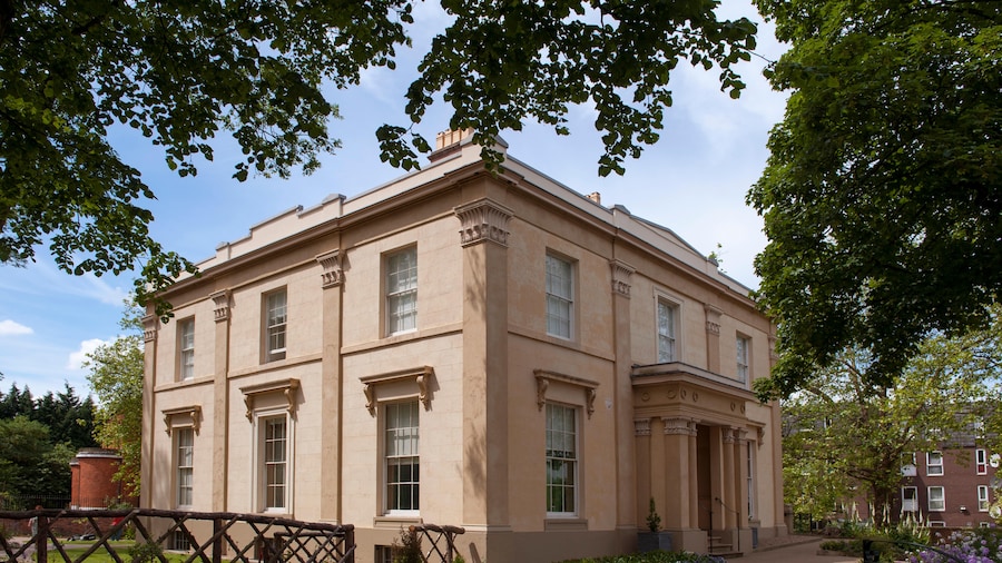 Elizabeth Gaskell House