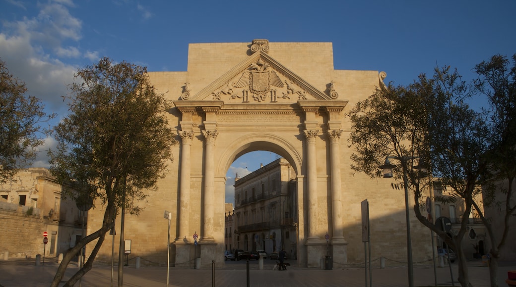 Arco di trionfo Porta Napoli, Lecce, Puglia, Italia