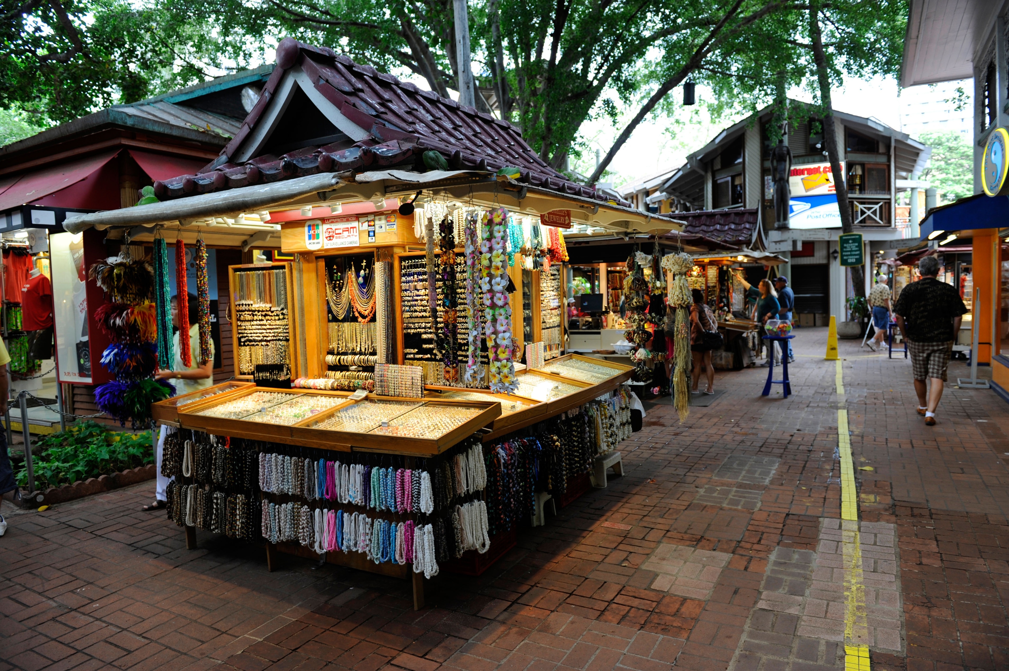 Hilton Hawaiian Village Shops is one of the best places to shop in Honolulu
