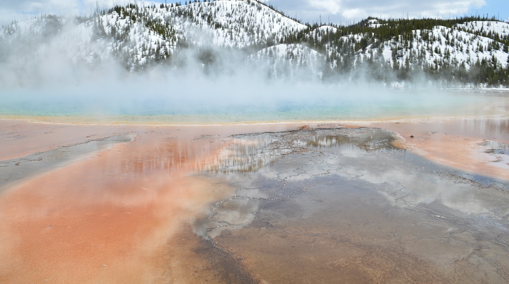 Grand Prismatic Spring, Yellowstone National Park, Wyoming, United States of America