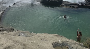 This is known as the “Secret Pools” in Laguna Beach and its only access is through a cave at *very low tide*. It’s a dangerous spot if you don’t know what you’re doing. A young man got sucked into a blow hole when a rogue wave struck him and he unfortunately passed away. It is best to go with a local. #localsecrets