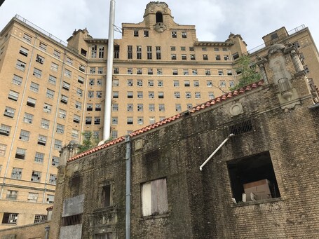 value: "Amazing architecture at this abandoned hotel.  Once a \342\200\234healing retreat\342\200\235 for the rich and famous."
