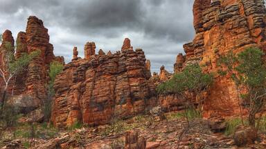 The southern lost city is a true hidden gem. Not many visitors make their way to these mysterious rock formations nestled inside Limmen NP in Australia’s Northern Territory. After driving down the dirt road, the Lost City Campsite sits almost right up against the incredible formations.
#hiddengems #australia #northernterritory #lostcity #rockformations #limmen #hiking #explore #ontheroad