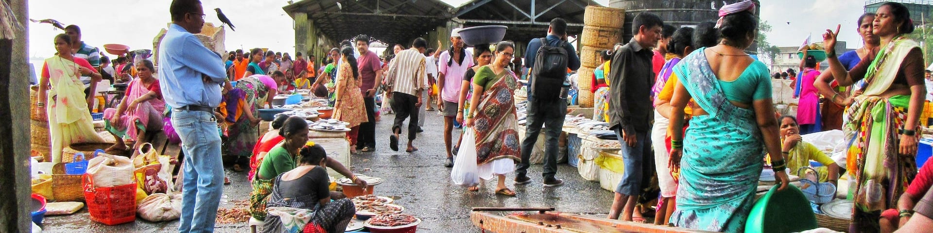 A regular morning at the docks. More chaos equals to more money.