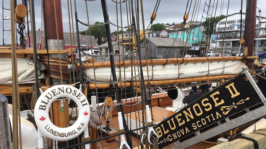 Barco Bluenose II