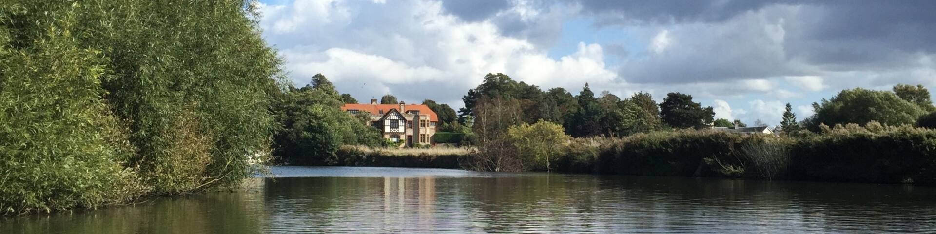 Hire a row boat and head off along benson waterfront. Like rowing in a painting!