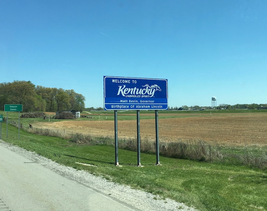 Welcome to Kentucky.
Travelling back to New Brunswick (April 2016)
Google says this is in Portland Tennessee which is 5 miles from Franklin Kentucky.
