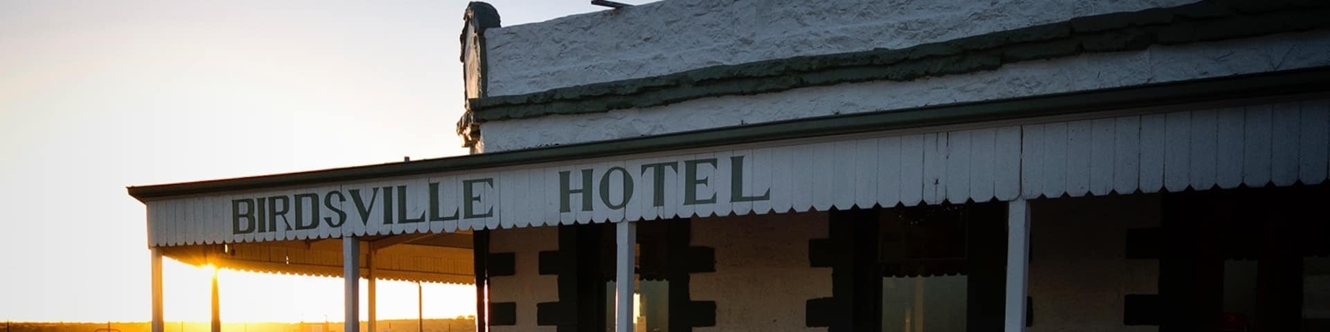 Its the Oasis of the desert. Anything amber and cold is a pleasure to drink in this region.
Fantastic food and a great place to stay outside Birdsville Races.