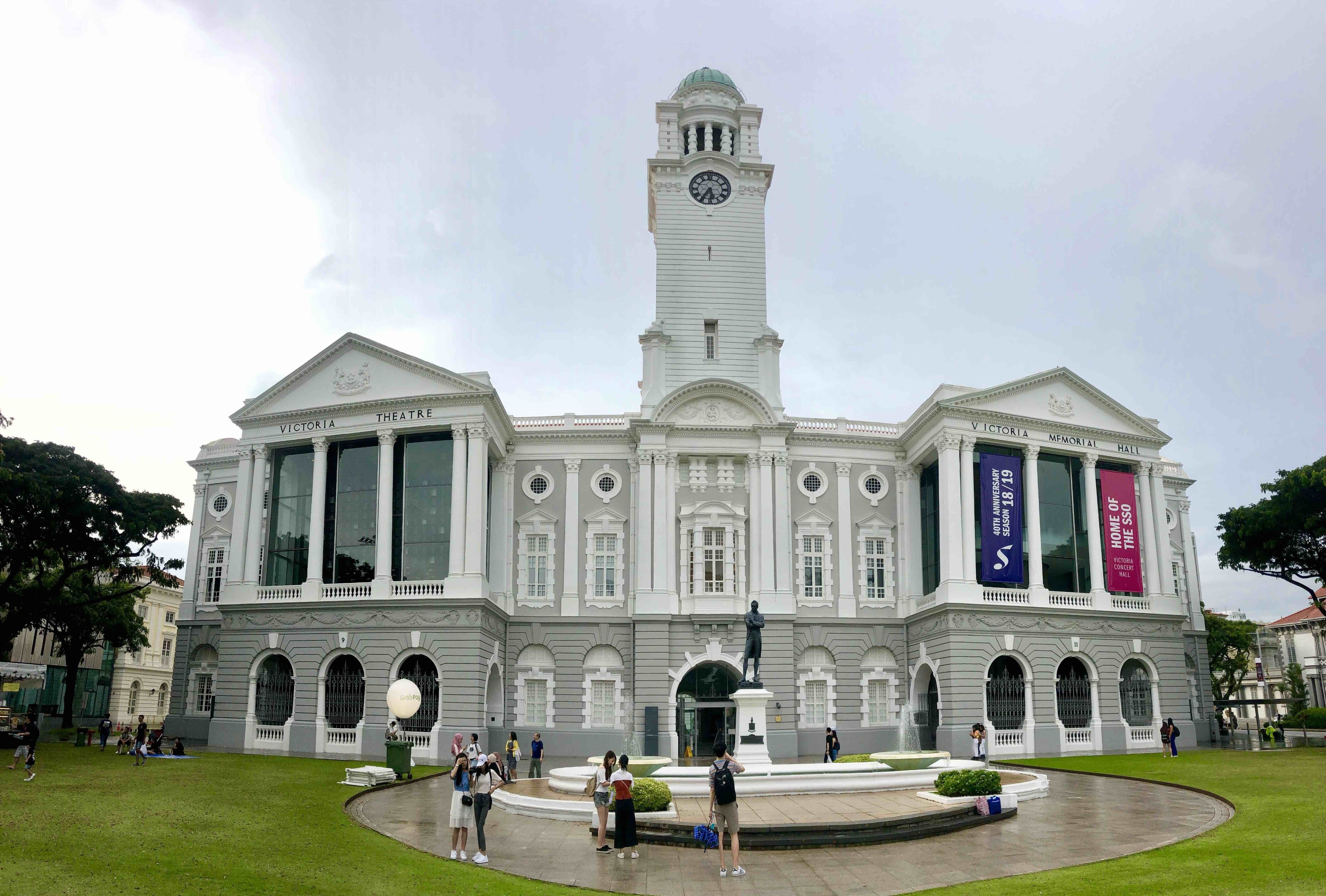 Nhà hát Victoria và Phòng Hoà nhạc tại Trung tâm Singapore | Expedia