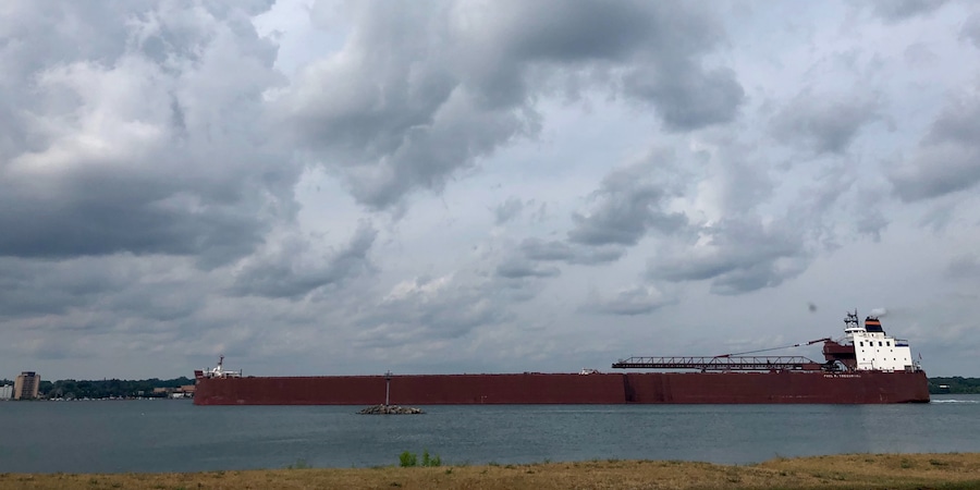 MV Paul R. Tregurtha is a Great Lakes-based bulk carrier freighter. She is the current Queen of the Lakes, an unofficial but widely recognized title given to the longest vessel active on the Great Lakes.
Length: 1,013′
Capacity: Iron ore: 68,000 long tons; Coal: 63,616 long tons