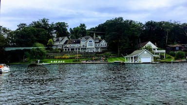 Beautiful Lake house