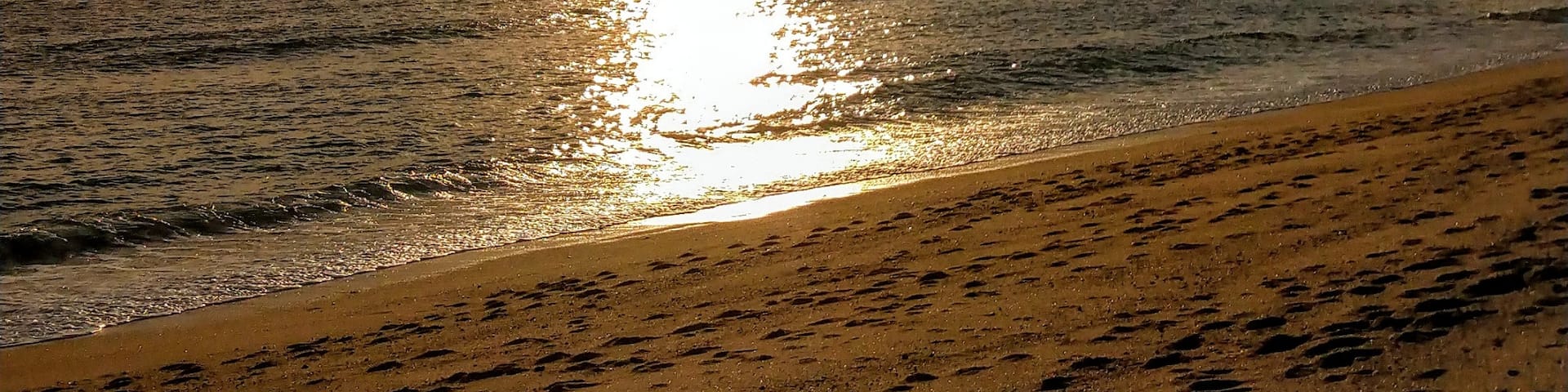 Just before Sunset at Carlyon Bay Cornwall in mid December giving Great contrast of colours as the sun slowly slips away