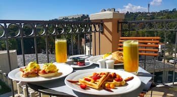 Breakfast with a view at the Four Seasons Johannesburg #hotel #food #travel #breakfast #goodeats