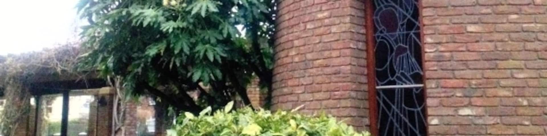 Pretty sidewalk around the church.