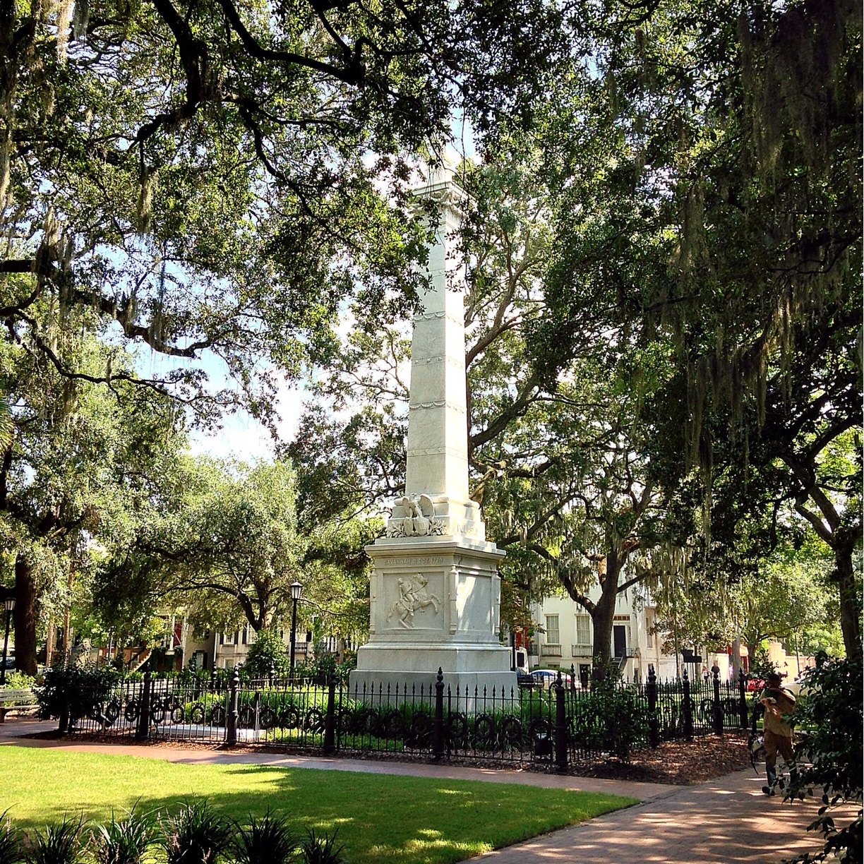 Monterey Square in Historic Downtown Savannah | Expedia.co.in