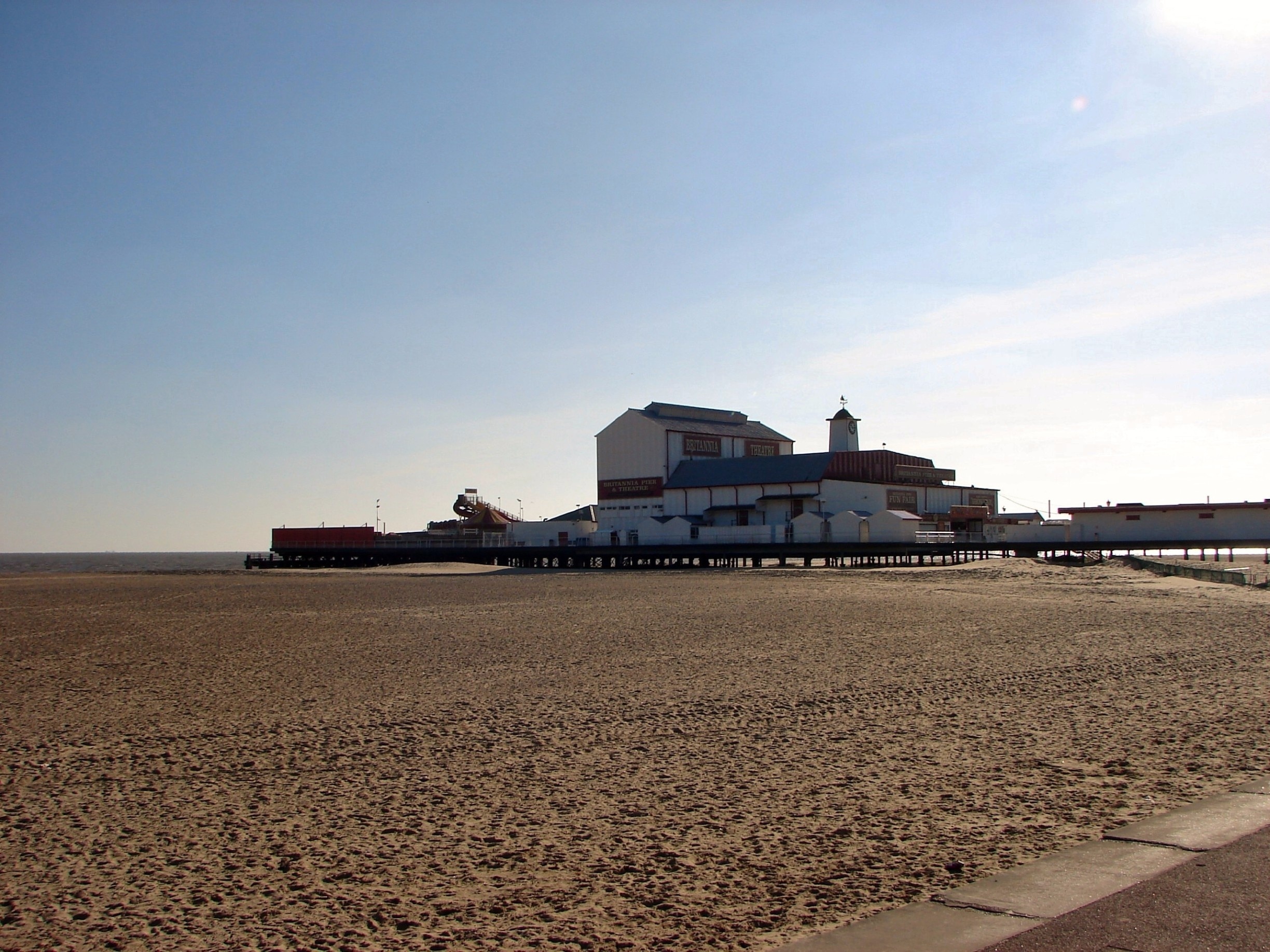 Situated at the heart of Great Yarmouth's sea front, Britannia Pier has something to offer everyone - live shows, great food, amusements, rides and more