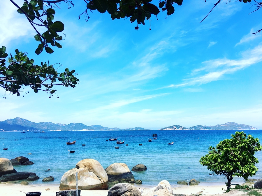 Summer sea.
Along to coastal road from Ninh Thuan to Khanh Hoa province (Vietnam), you will catch many such beautiful and wild beaches. Just drop in roadside, jump into the sea and feel the waves slapping...Thats exactly what i did as seeing it
Such a wonderful moment!!!!