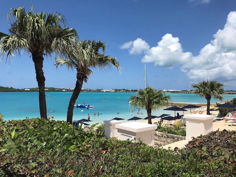 Lunch with a view at Grotto Bay