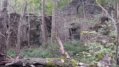 An abandoned building at the Bottom of Kaymoor Miners Trail.